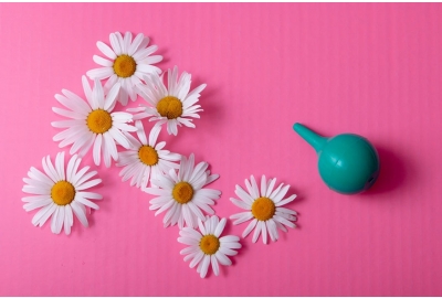 vaginal cleansing tool and daisies