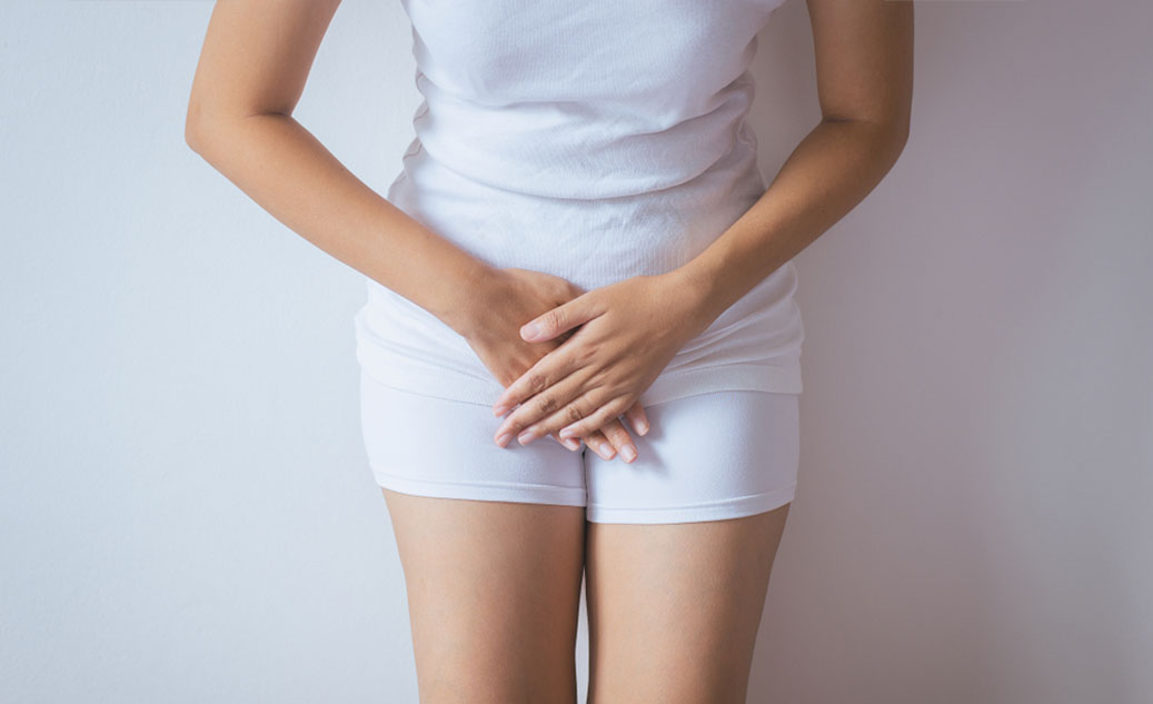 woman with bladder pain